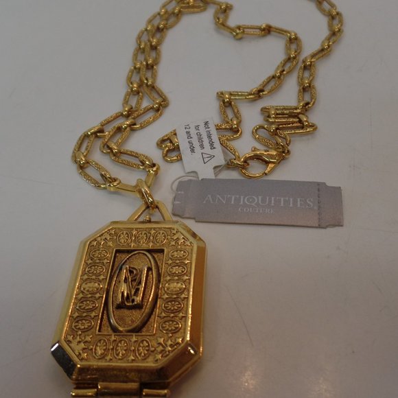 Antiquities Couture NWT Goldtone Maria Antoinette Square Locket Adj to 30" - Picture 3 of 16
